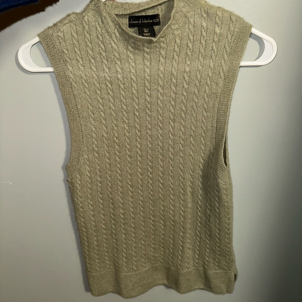 GUC Large (runs small) house of Harlow green cashmere sweater tank top
